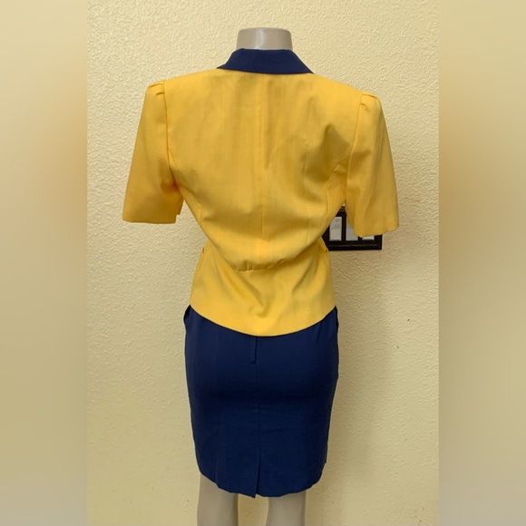 VTG Club 5’4” Petites Size 6P Yellow & Navy Blue Short Sleeve Skirt 2pc Suit Set - Picture 7 of 16
